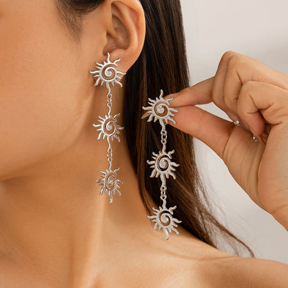 Threaded Totem Ins Style Single layer Necklace Simple Ethnic Metal Sun Necklace