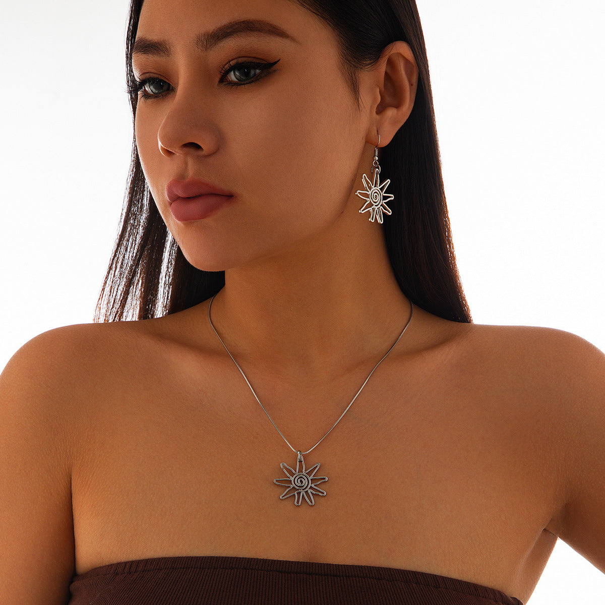 Fashion Sun 3D Alloy Necklace Set Simple Geometric Pendant Clavicle Chain