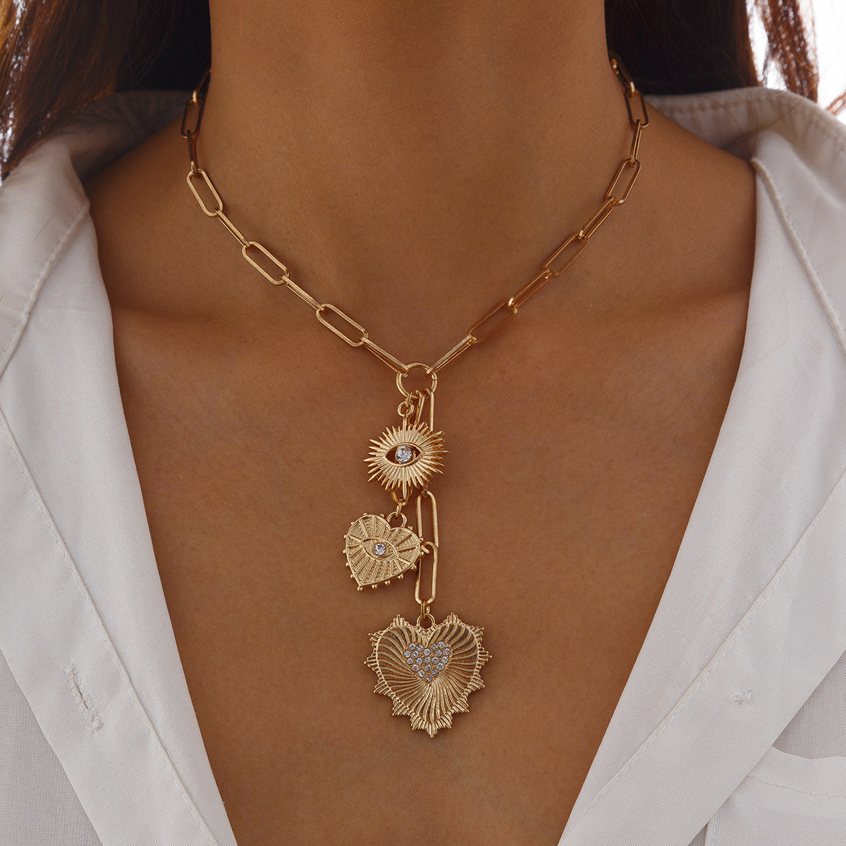 Ins zircon inlaid sun necklace for women, cold and cool style heart-shaped alloy pendant, collarbone chain