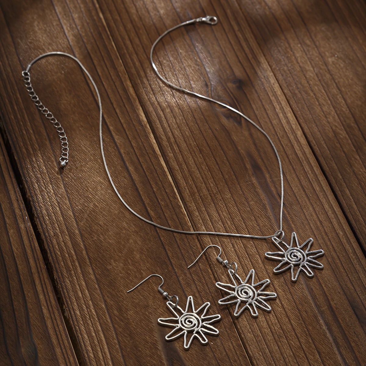 Fashion Sun 3D Alloy Necklace Set Simple Geometric Pendant Clavicle Chain